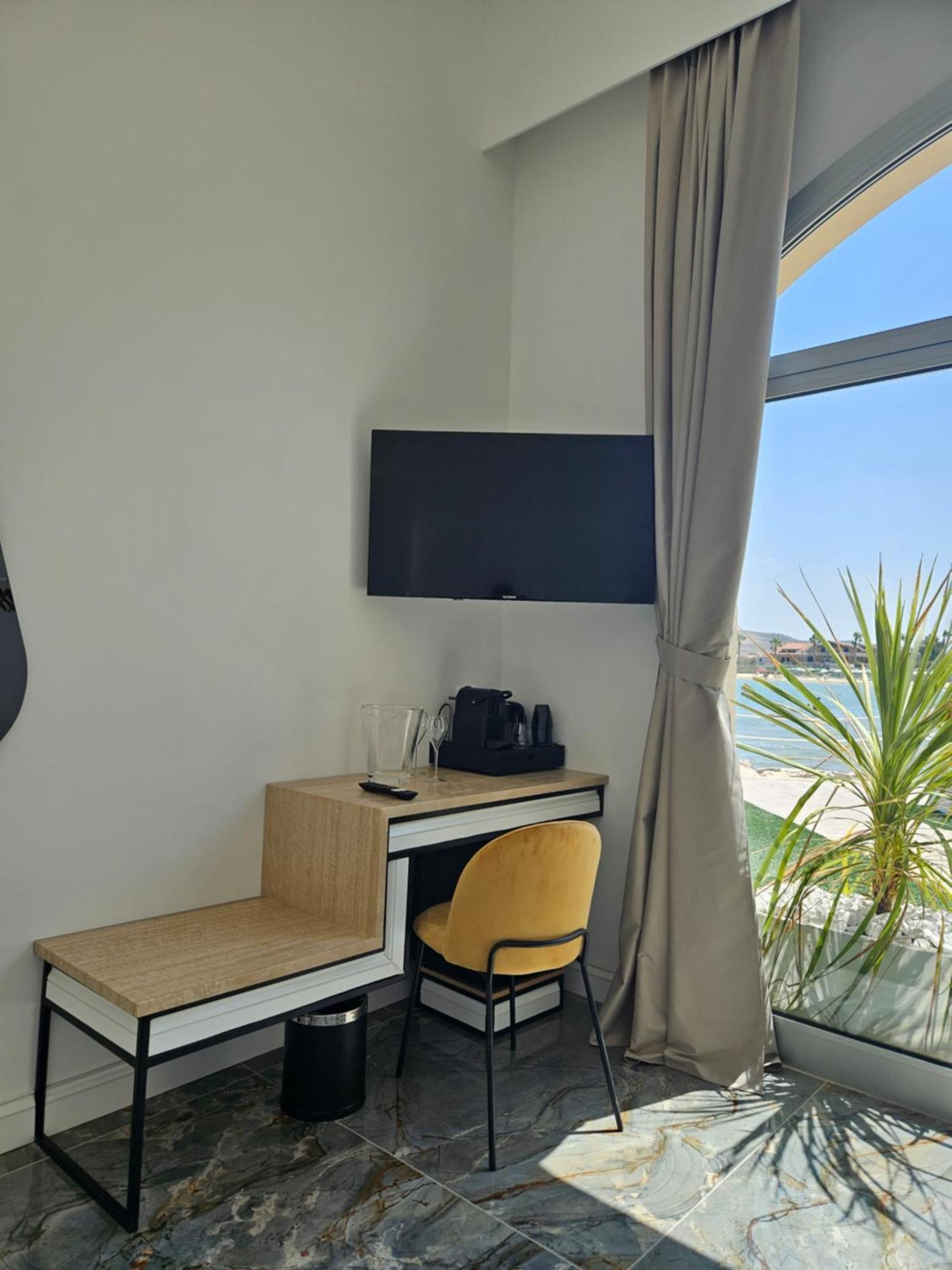 Dada Suites And Sea サン・サルヴォ エクステリア 写真